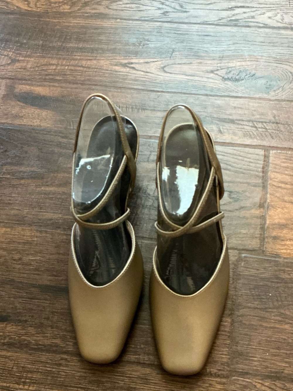 Life Stride Soft System Gold Mesh Strap Block Heel Pumps Size 6.5M